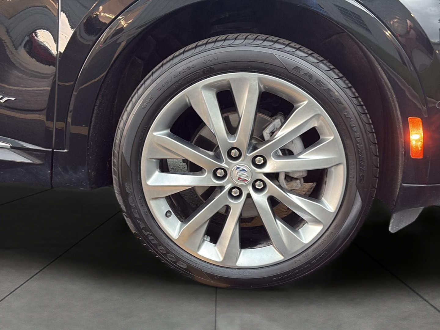 Used 2023 Buick Envision Avenir AWD/4WD image 10