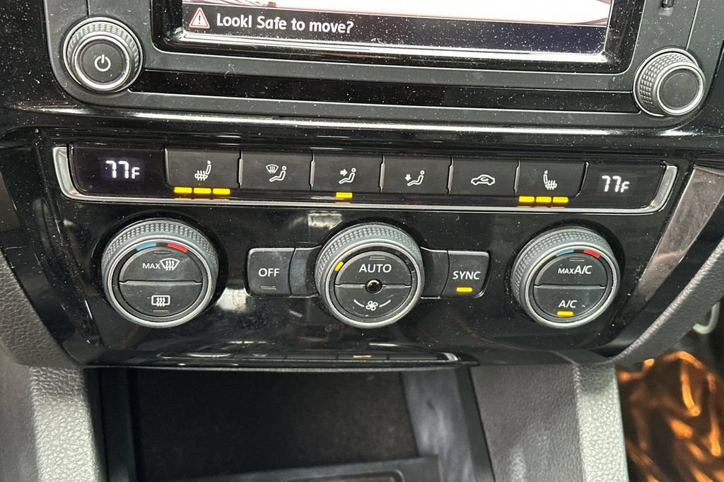 Used 2018 Volkswagen Jetta GLI FWD image 20