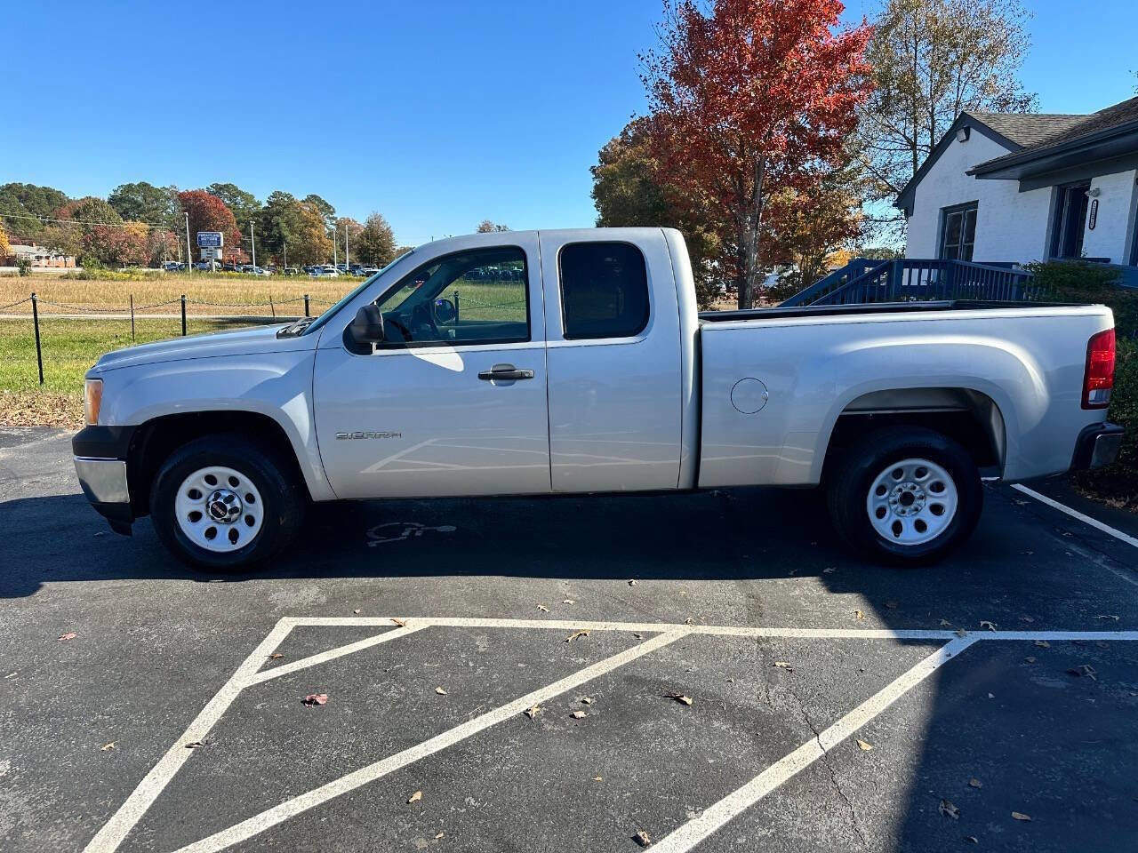 Used 2010 GMC Sierra 1500 W/T image 5