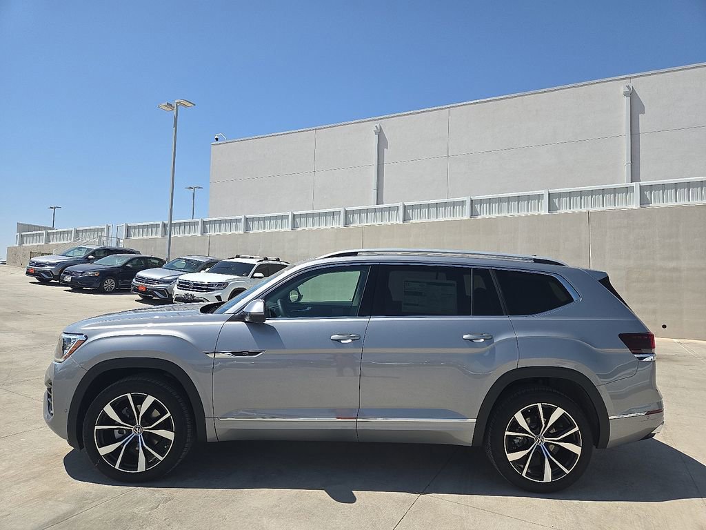 Used 2025 Volkswagen Atlas SEL Premium R-Line image 7
