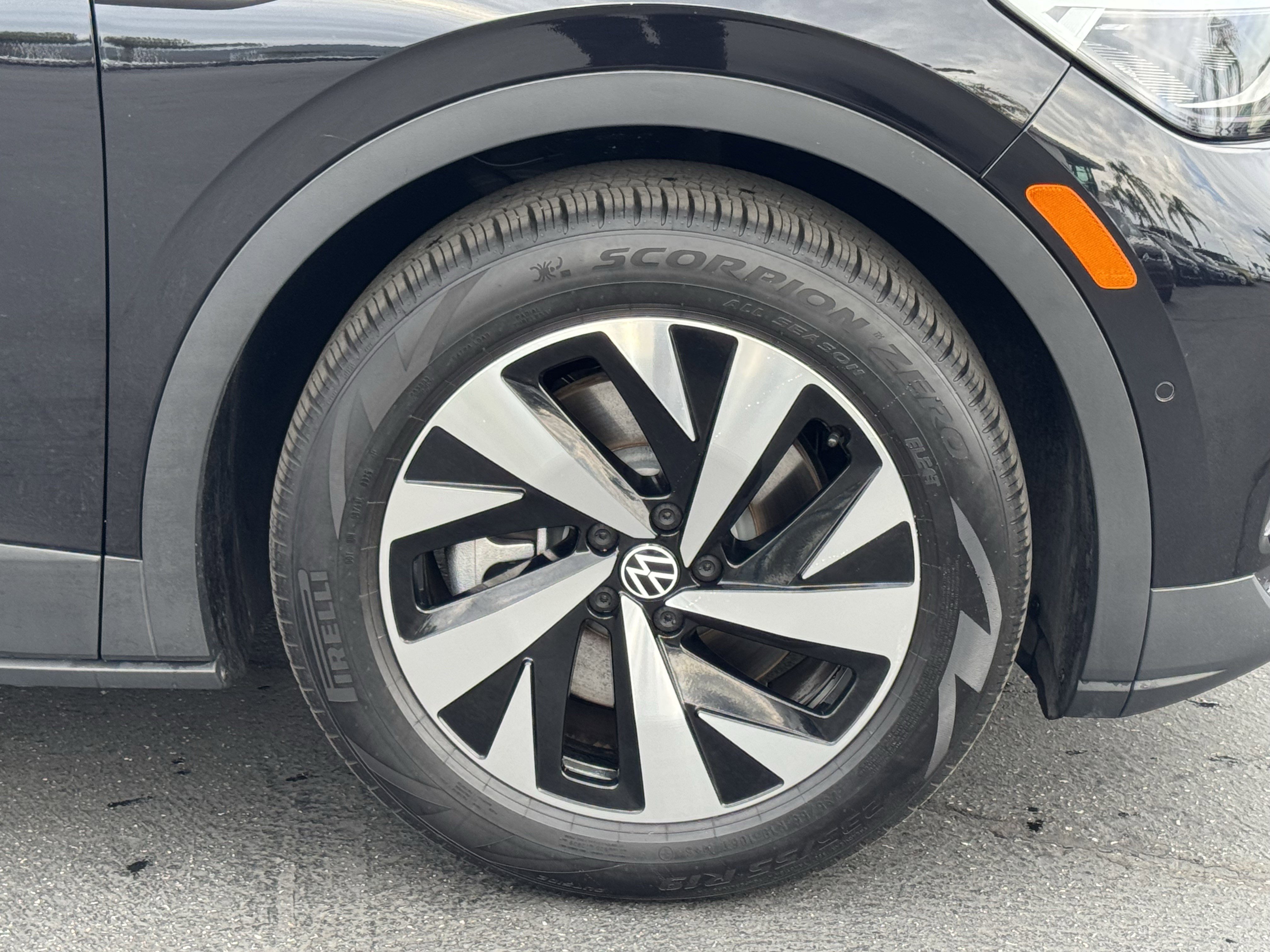 Used 2025 Volkswagen ID.4 Pro image 12