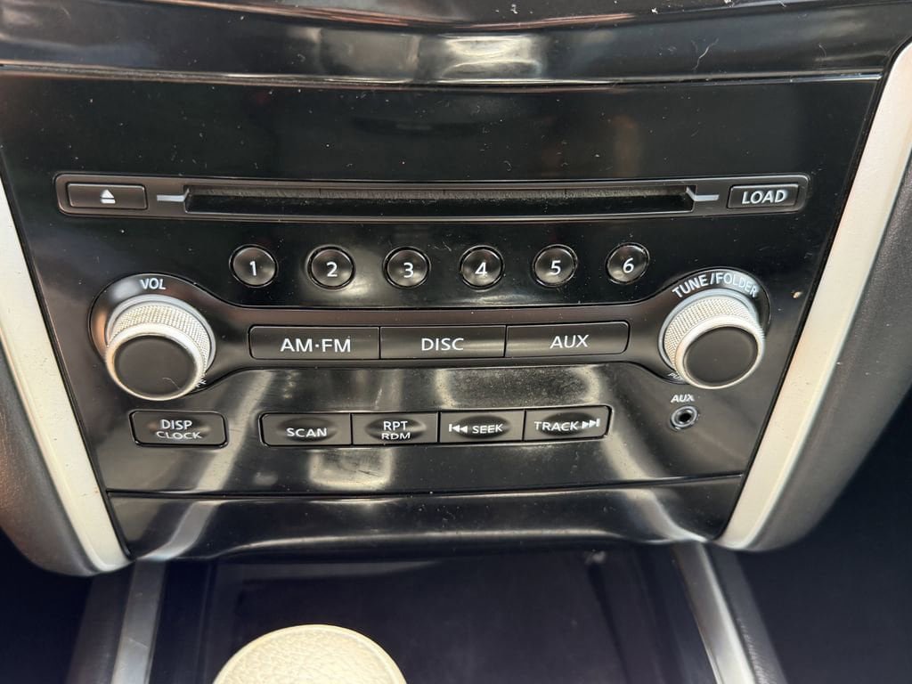 Used 2014 Nissan Pathfinder S FWD image 24