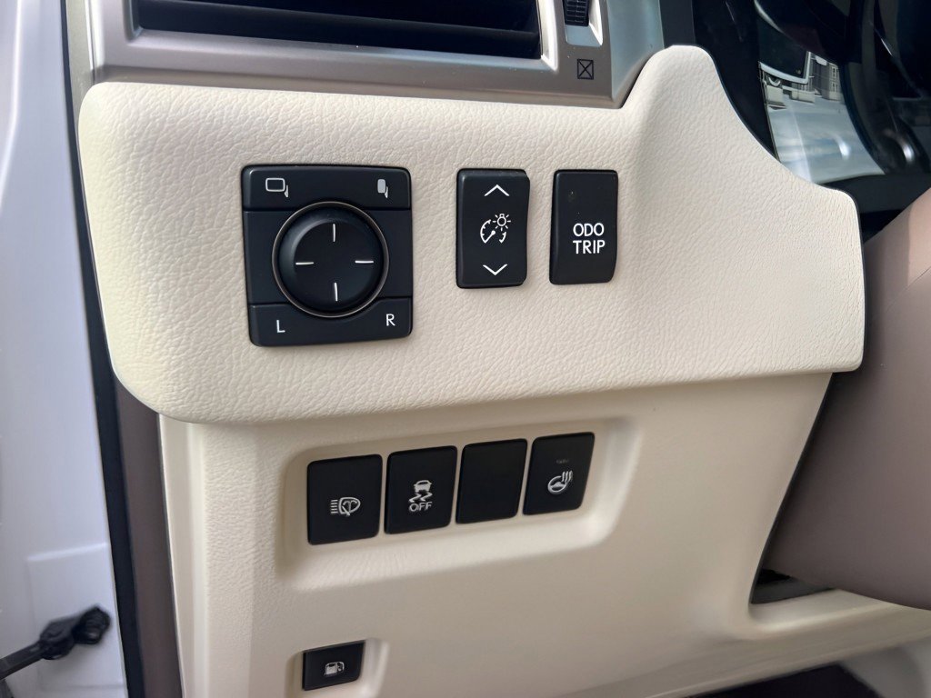 Used 2018 Lexus GX 460 Luxury w/ Preferred Accessory Package AWD/4WD image 25