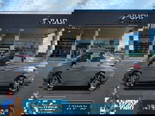 Used 2024 Hyundai Elantra SEL FWD image 5