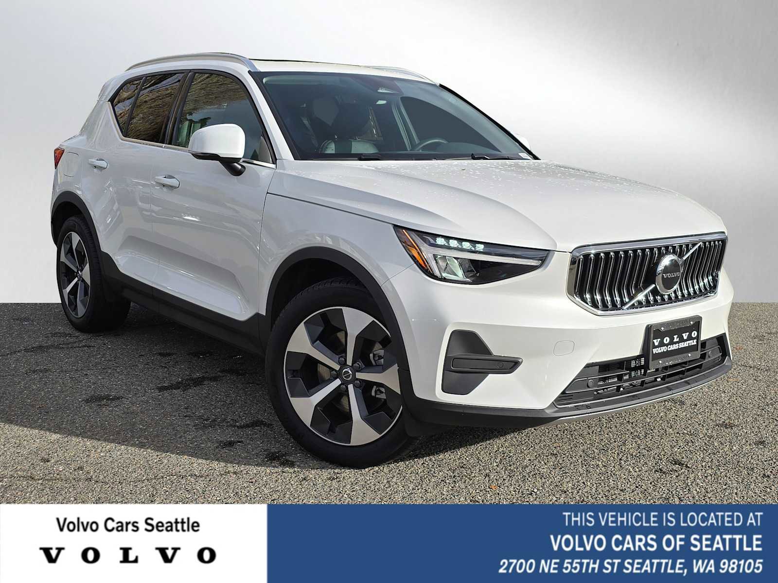 Certified 2025 Volvo XC40 B5 Core w/ Protection Package Premier image 1