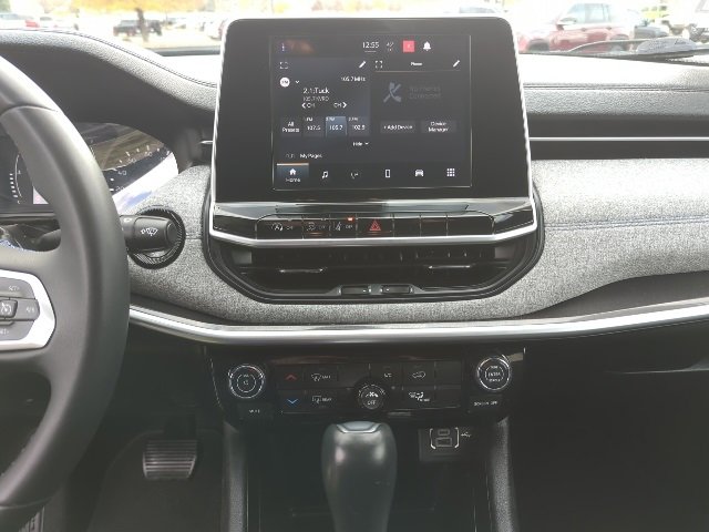 Certified 2022 Jeep Compass Latitude image 9