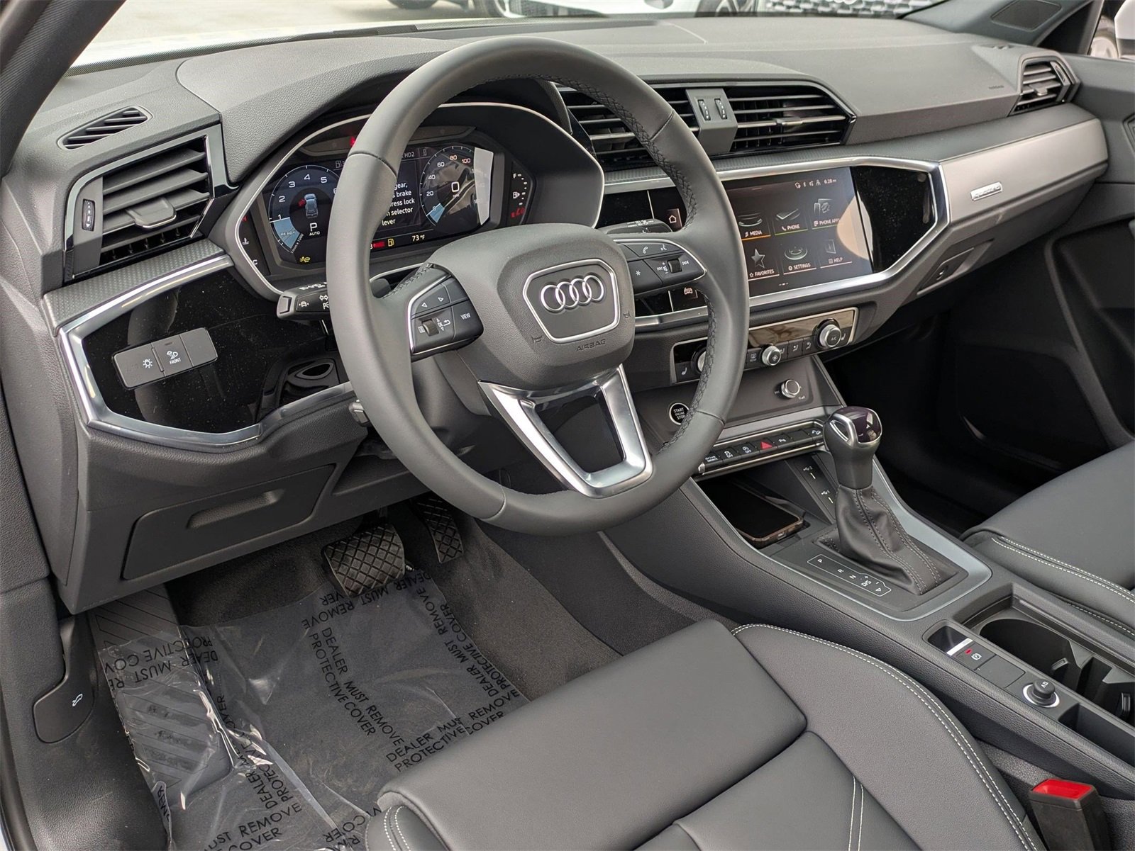 New 2025 Audi Q3 2.0T Premium image 8