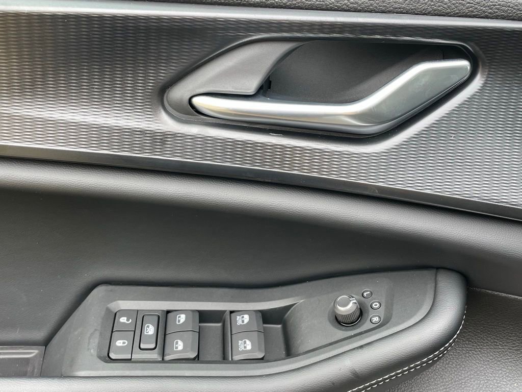 New 2025 Jeep Grand Cherokee L Altitude image 30