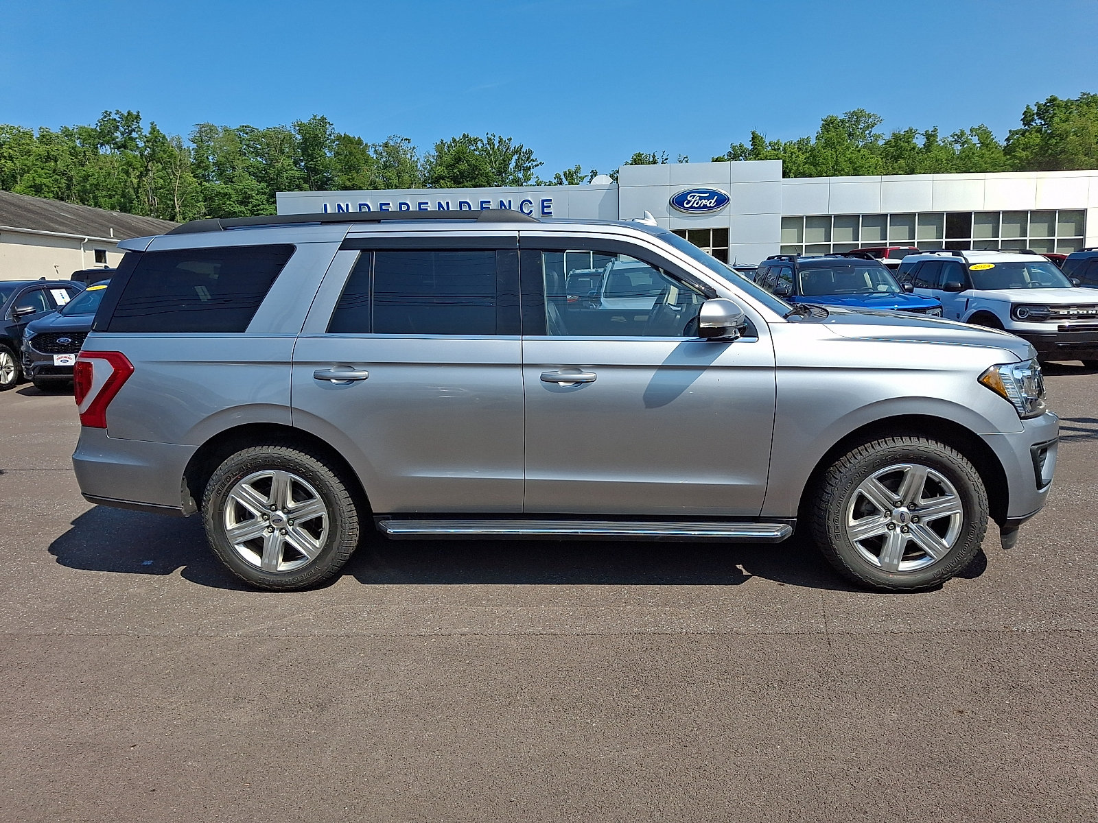 Certified 2020 Ford Expedition XLT w/ Equipment Group 202A AWD/4WD image 12