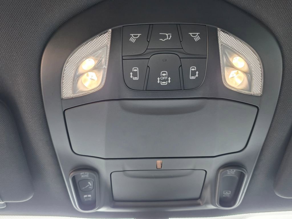 New 2026 Chrysler Pacifica Limited w/ S Appearance Package image 25