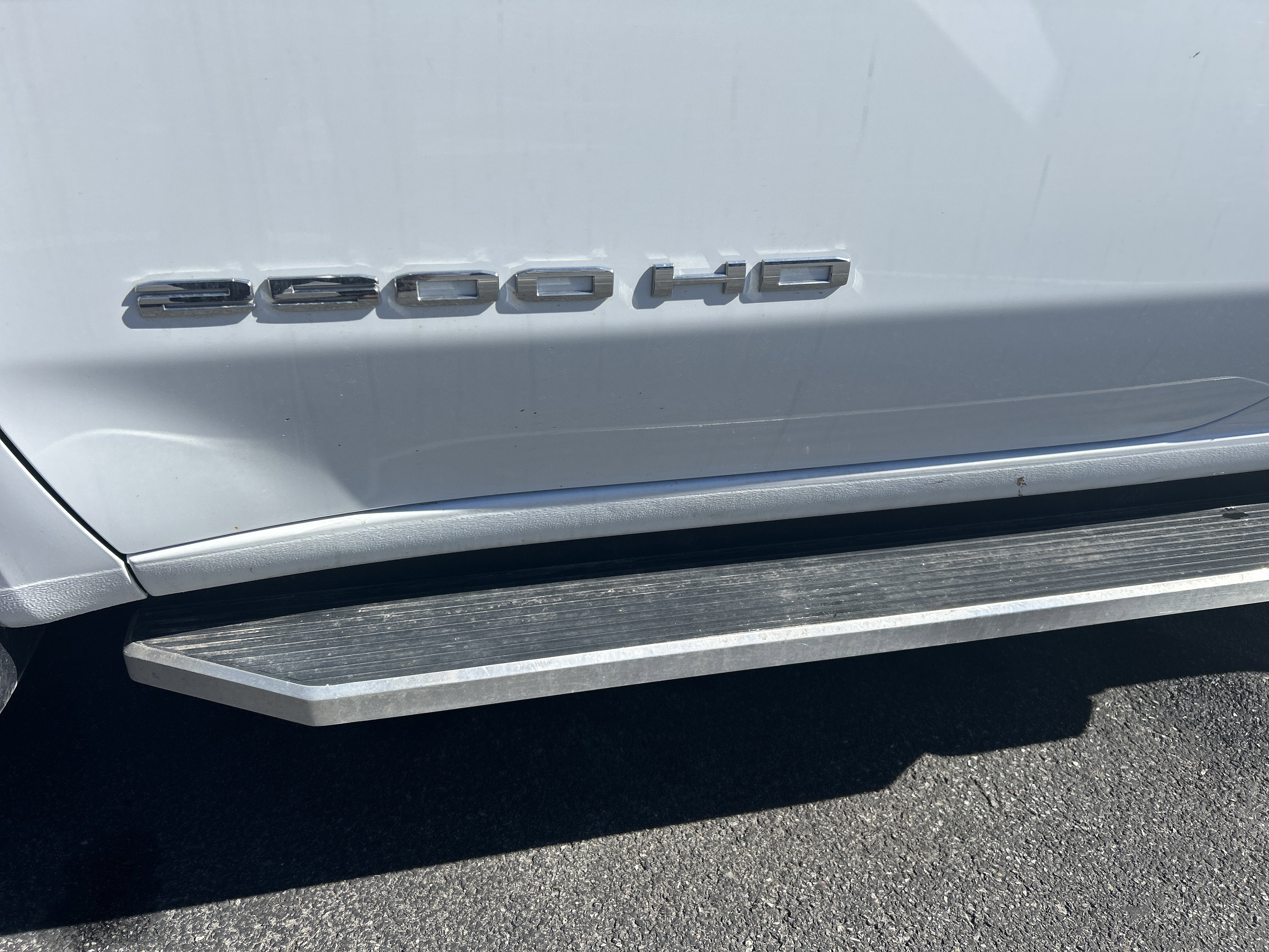 Used 2022 GMC Sierra 2500 SLE w/ SLE Convenience Package image 3