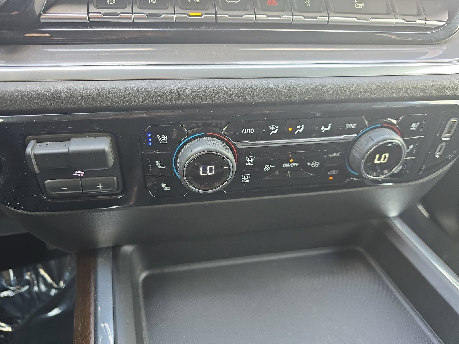 Used 2025 Chevrolet Silverado 2500 High Country w/ Technology Package AWD/4WD image 23