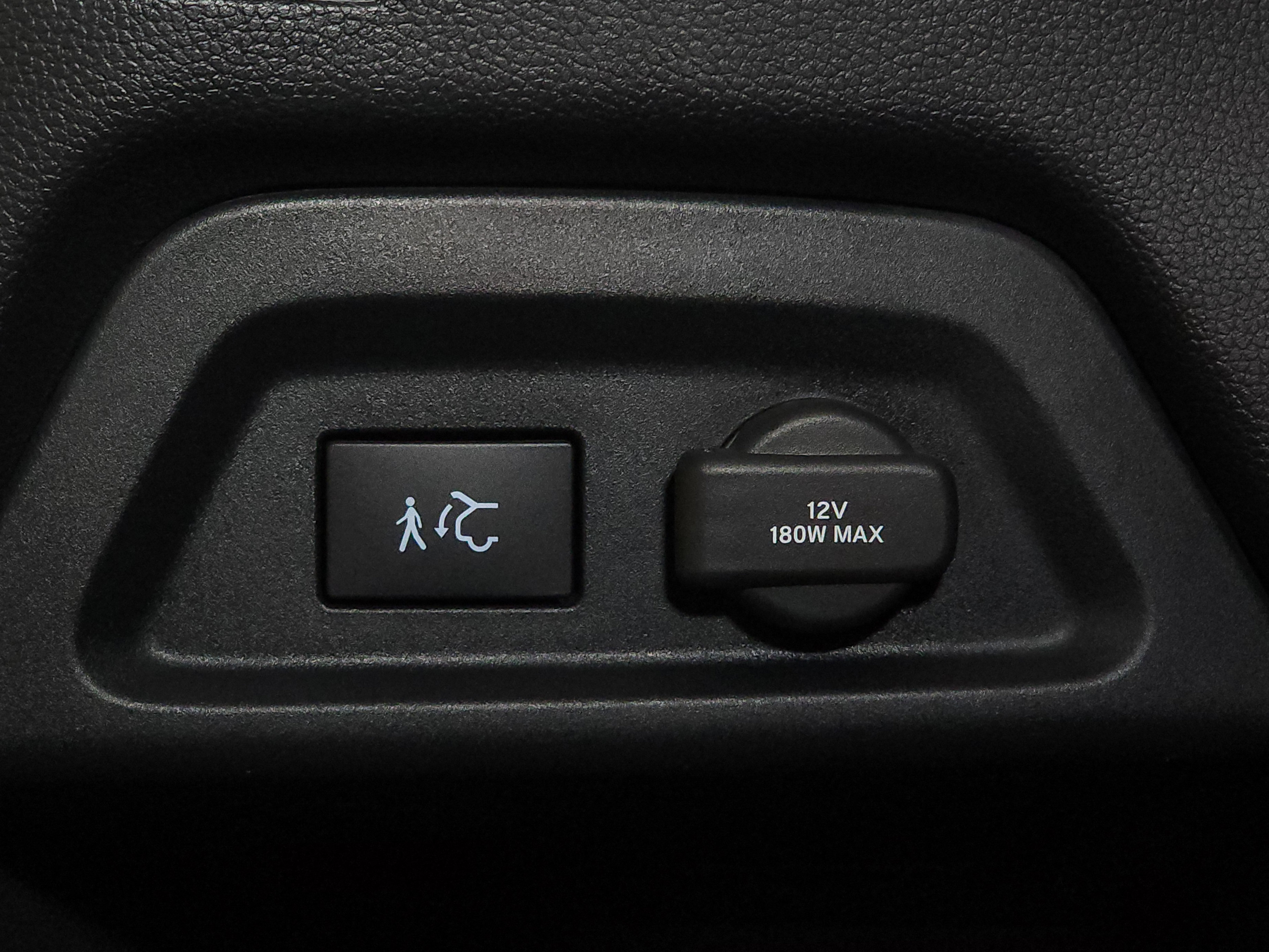 Used 2024 Honda Pilot Touring image 8