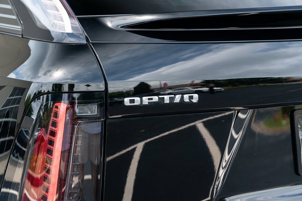 Used 2025 Cadillac Optiq Sport 1 w/ LPO, ONYX Package AWD/4WD image 19