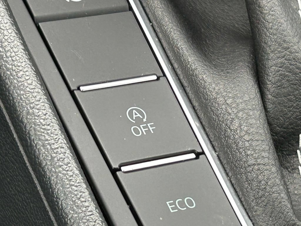 Certified 2024 Volkswagen Jetta Sport FWD image 47