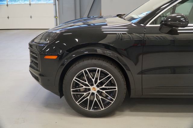 New 2026 Porsche Cayenne AWD/4WD image 16