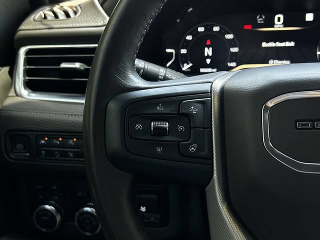Used 2022 GMC Yukon XL Denali w/ Denali Premium Package AWD/4WD image 15