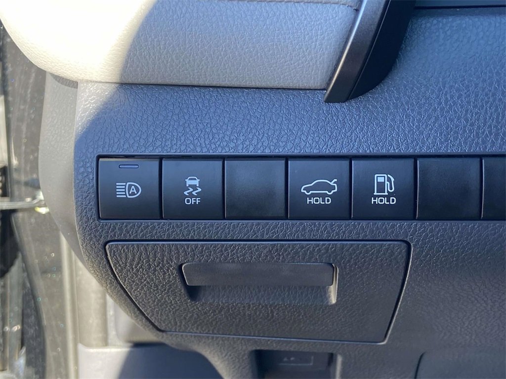 Used 2024 Toyota Camry SE image 24