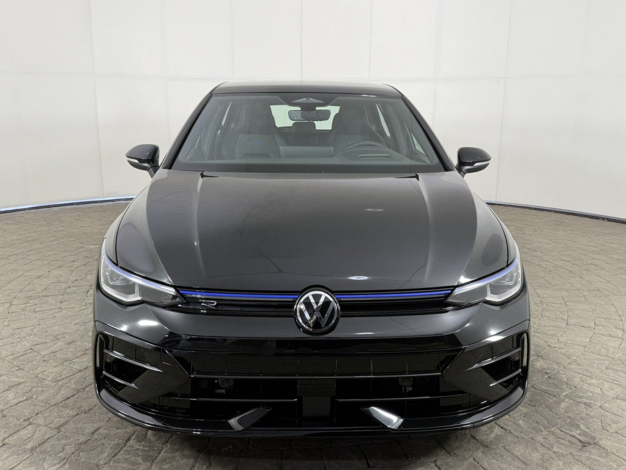 Used 2026 Volkswagen Golf AWD/4WD image 2
