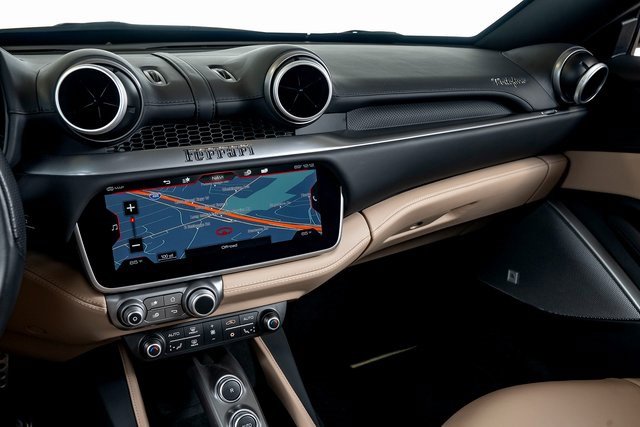 Used 2019 Ferrari Portofino image 29