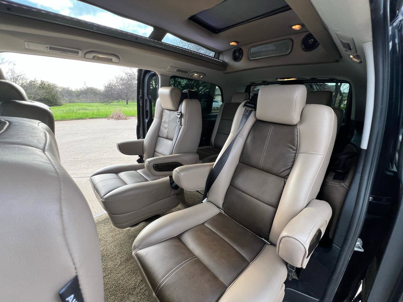 Used 2018 Mercedes-Benz Metris Passenger Van image 41