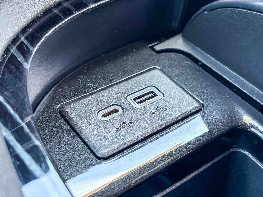 Certified 2022 Cadillac Escalade Sport AWD/4WD image 31