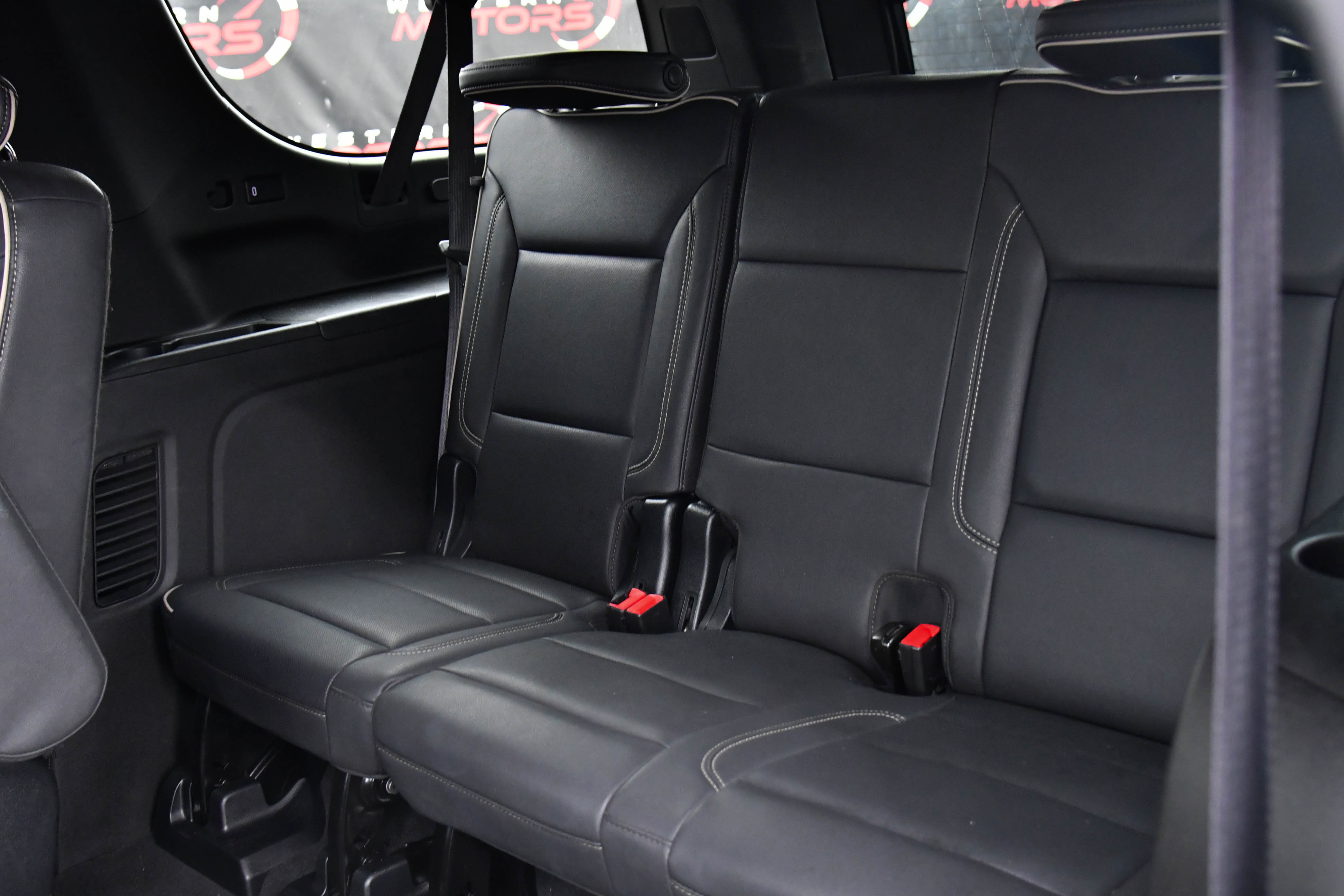 Used 2023 Chevrolet Suburban Premier image 40