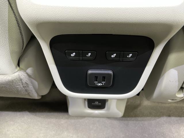 Used 2024 GMC Terrain Denali w/ Denali Premium Package image 35