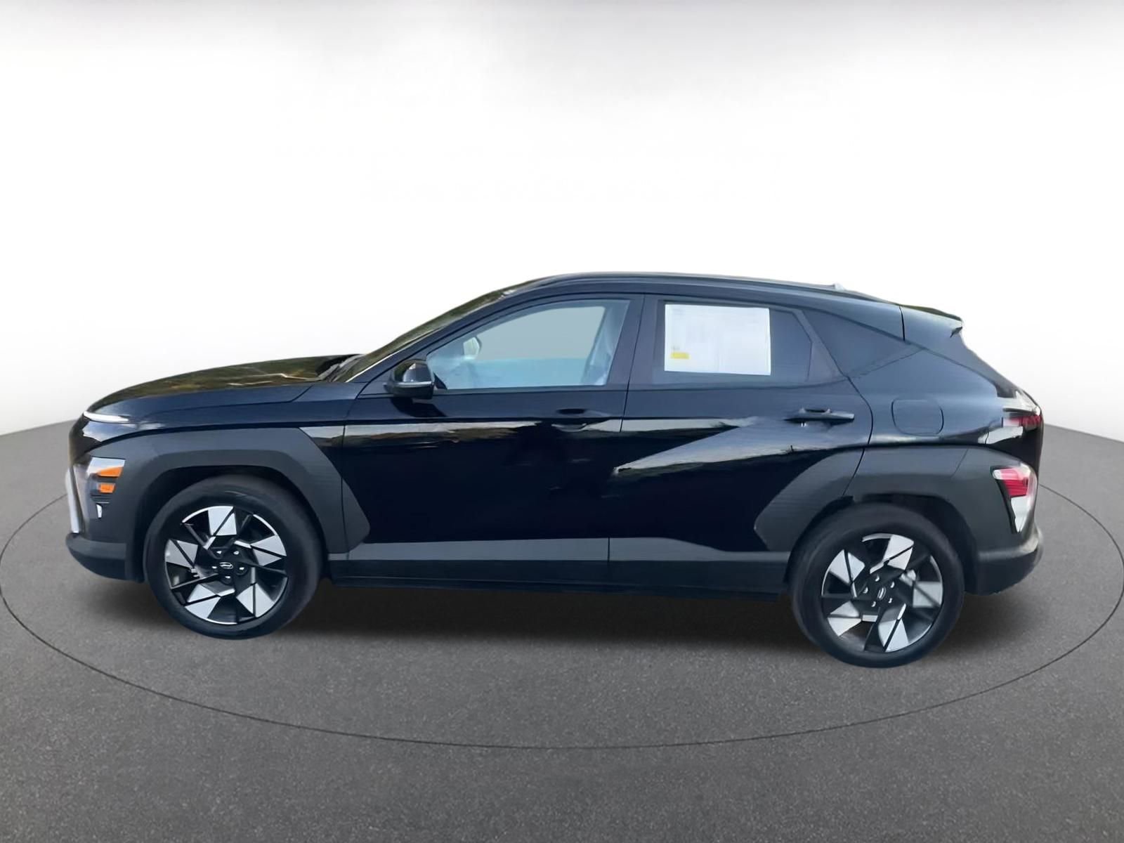 Used 2025 Hyundai Kona SEL image 10