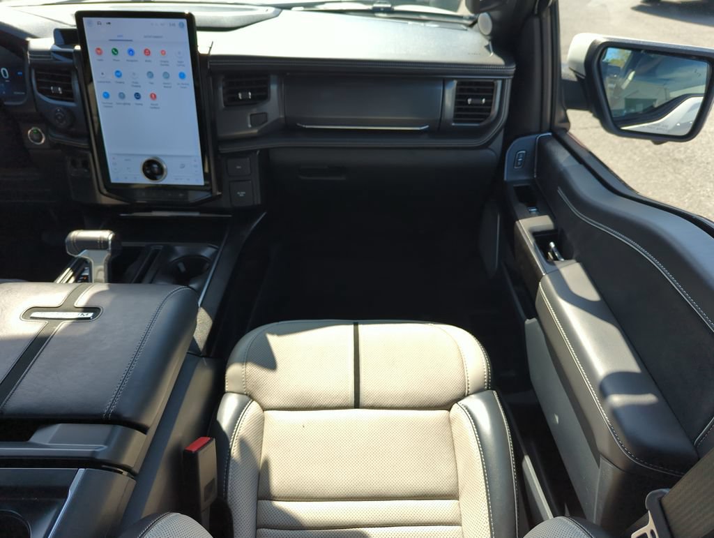 Used 2023 Ford F150 Lightning Platinum AWD/4WD image 15
