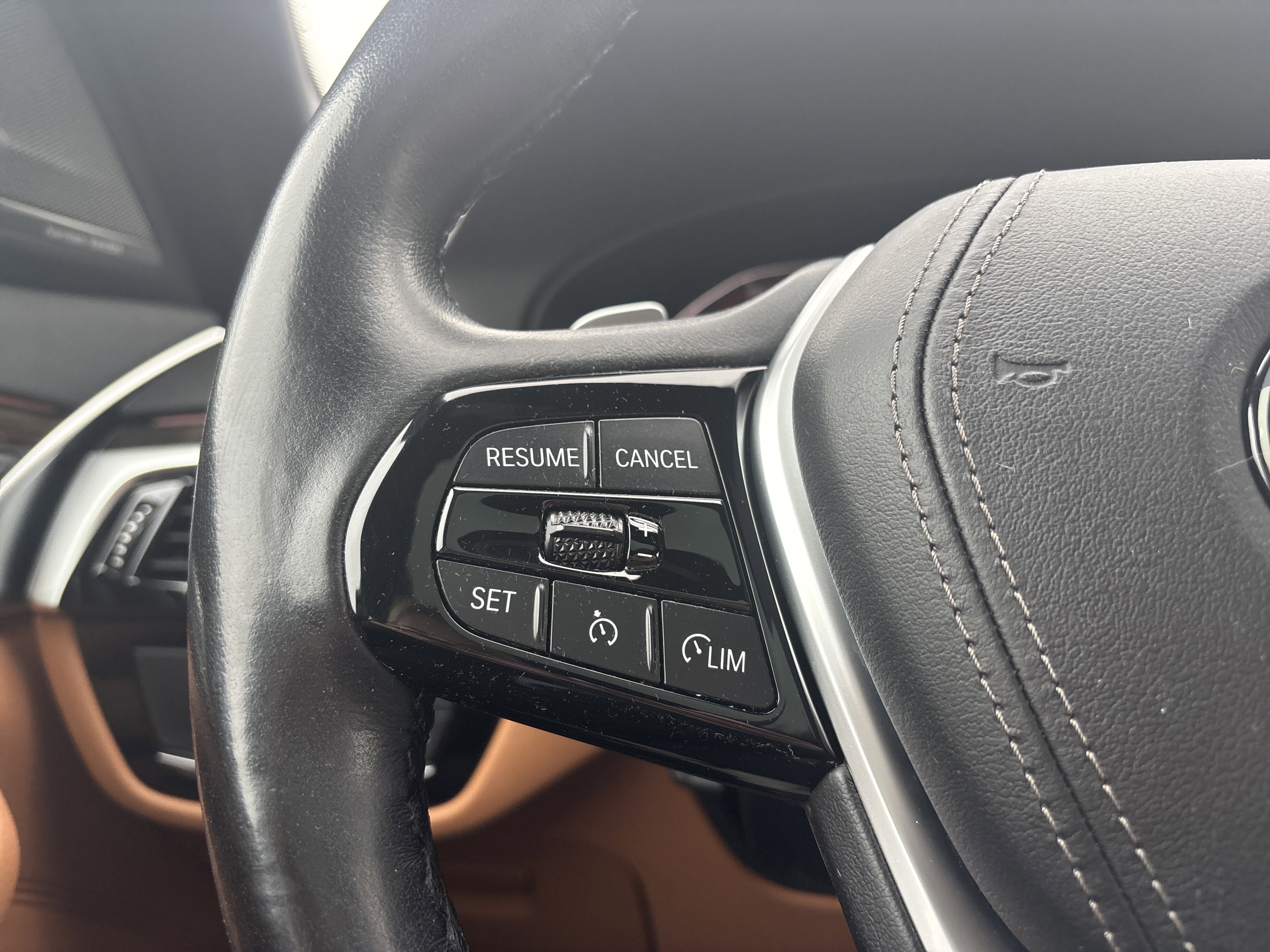 Used 2021 BMW 540i xDrive w/ Premium Package image 27