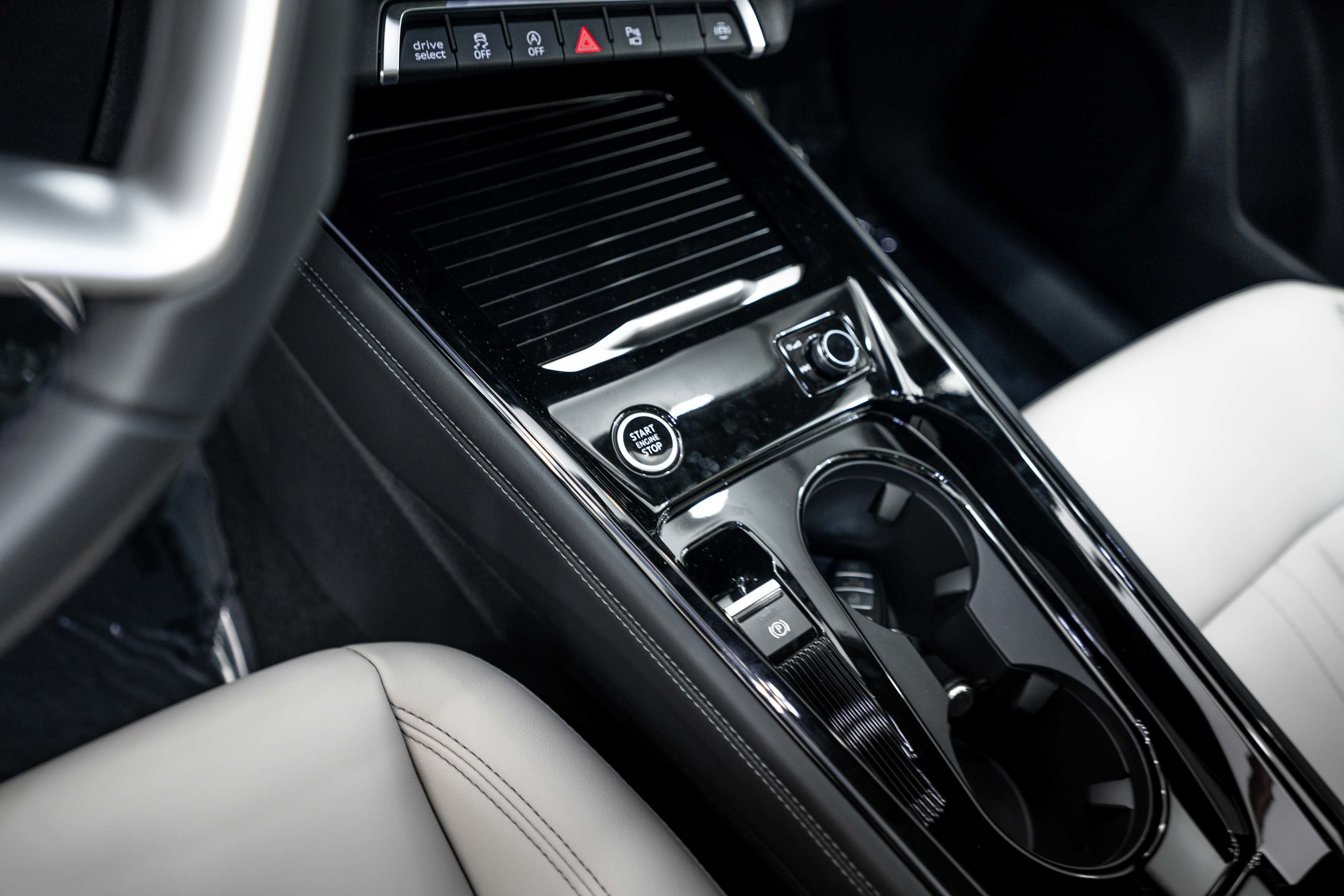New 2026 Audi Q3 quattro 2.0T AWD/4WD image 10