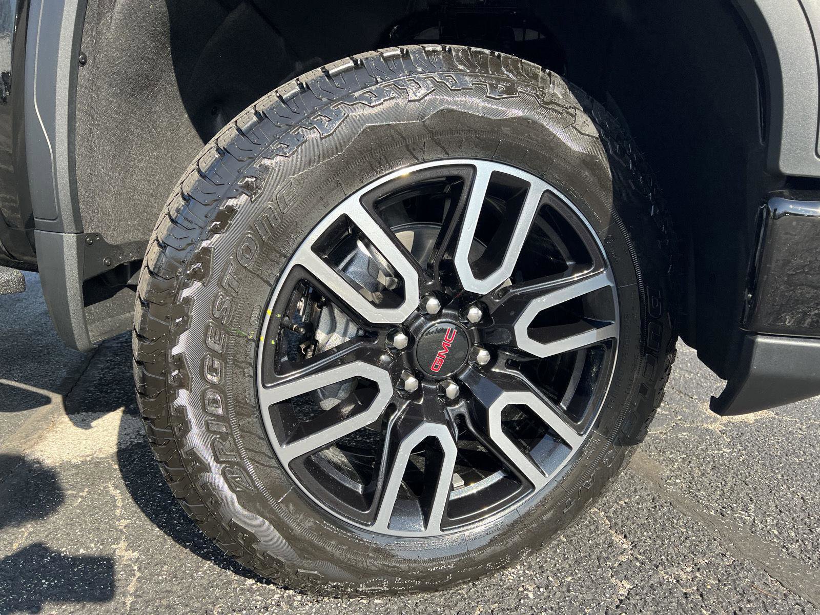 New 2026 GMC Sierra 1500 AT4 w/ AT4 Premium Package image 2