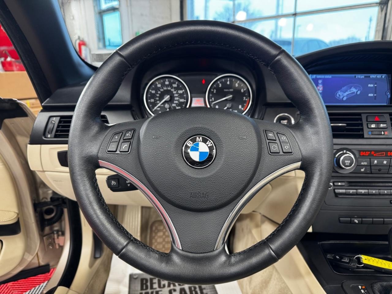 Used 2013 BMW 335i Convertible image 23