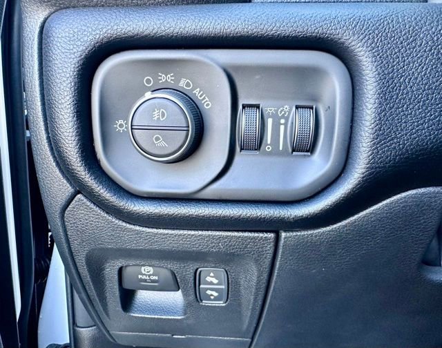 New 2026 RAM 1500 4x4 Crew Cab image 21
