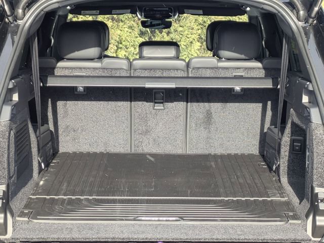 New 2026 Land Rover Range Rover Long Wheelbase SE image 16