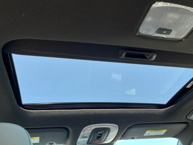 New 2025 Hyundai Elantra Limited image 16