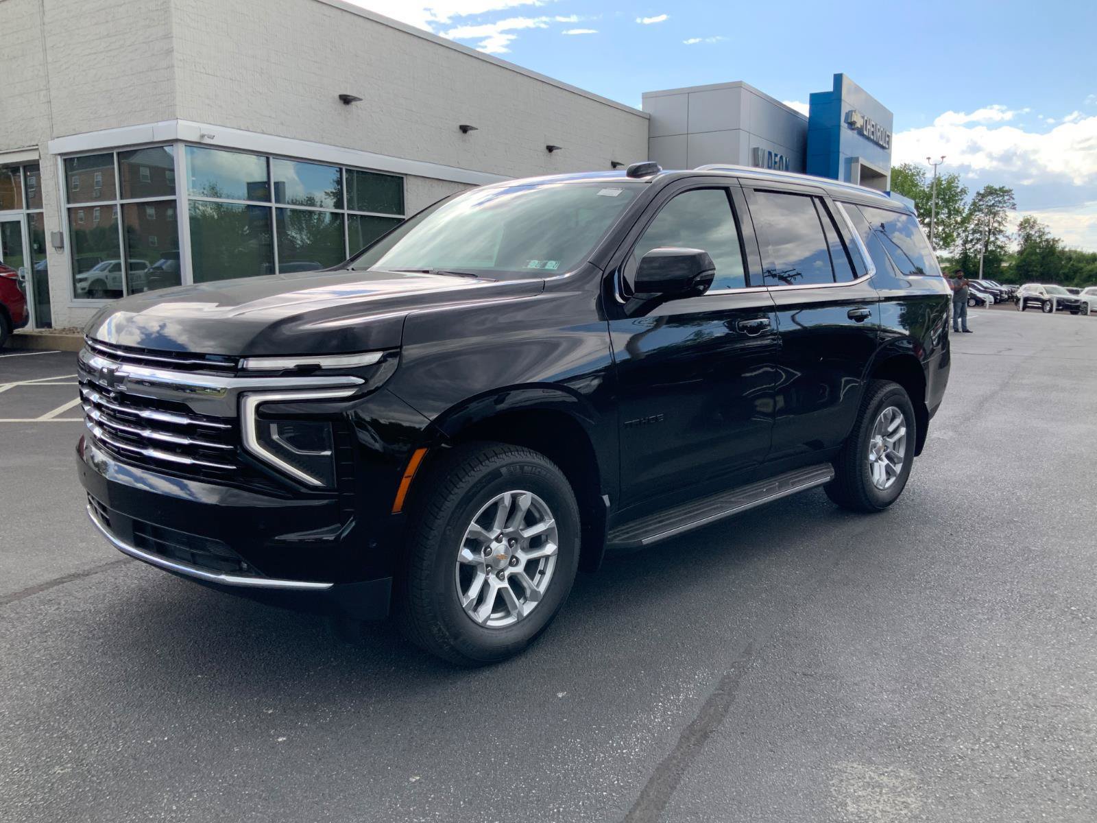 New 2026 Chevrolet Tahoe LT w/ Comfort Package AWD/4WD image 3