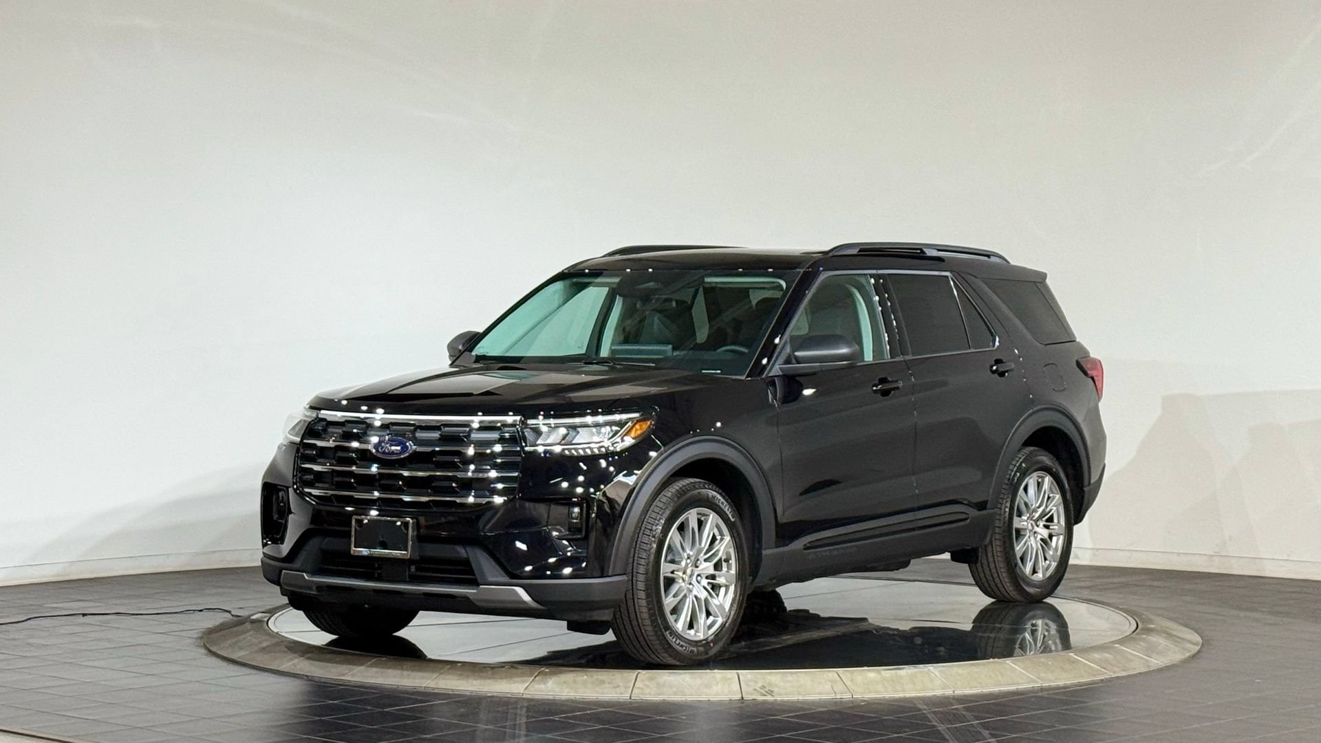 New 2026 Ford Explorer Active w/ Active Comfort Package AWD/4WD image 5