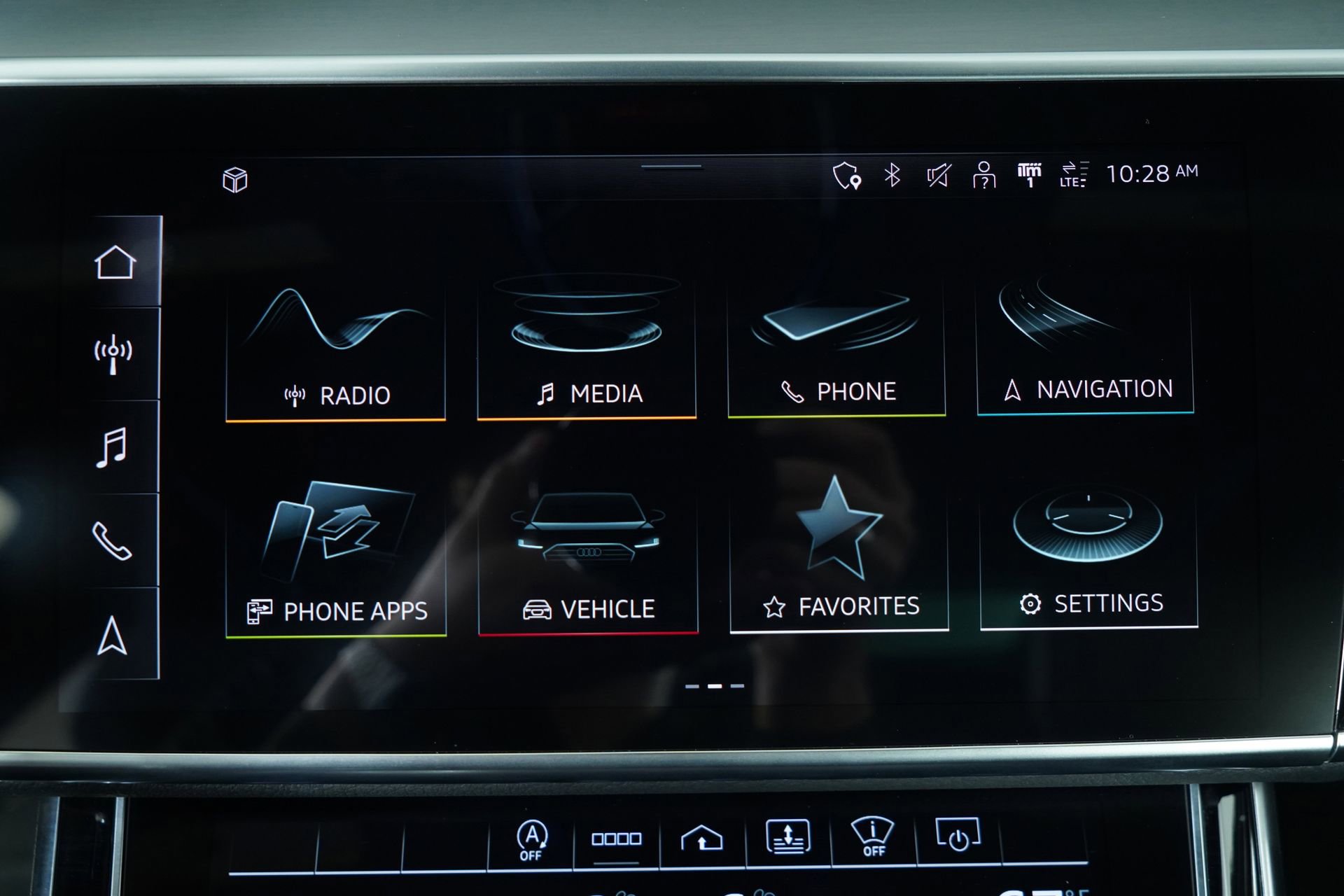 Used 2021 Audi A8 L 4.0T image 38