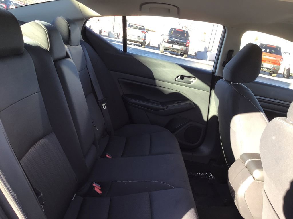 Used 2024 Nissan Altima 2.5 SV image 10