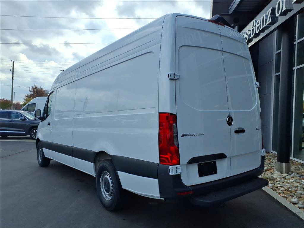 Used 2026 Mercedes-Benz Sprinter 2500 image 4