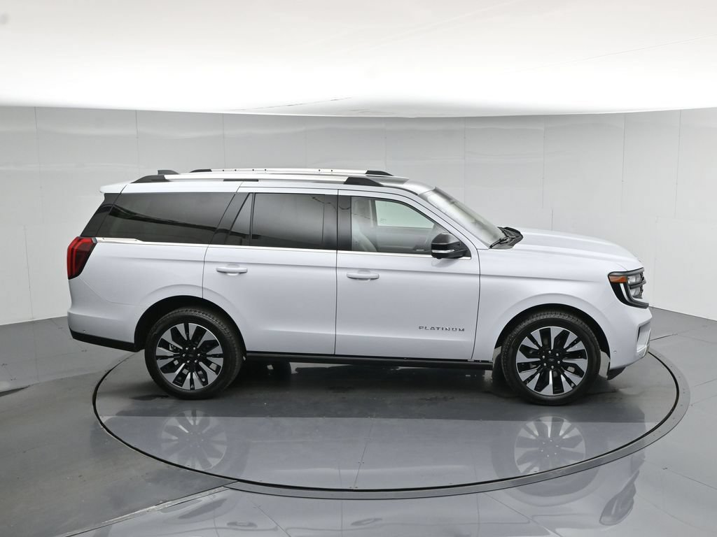 Used 2025 Ford Expedition Platinum w/ Driver's Package AWD/4WD image 47
