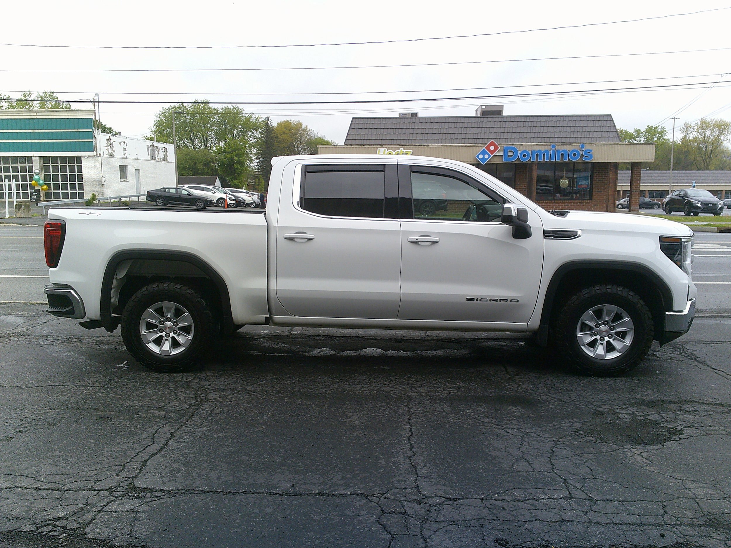 Used 2023 GMC Sierra 1500 SLE AWD/4WD image 6