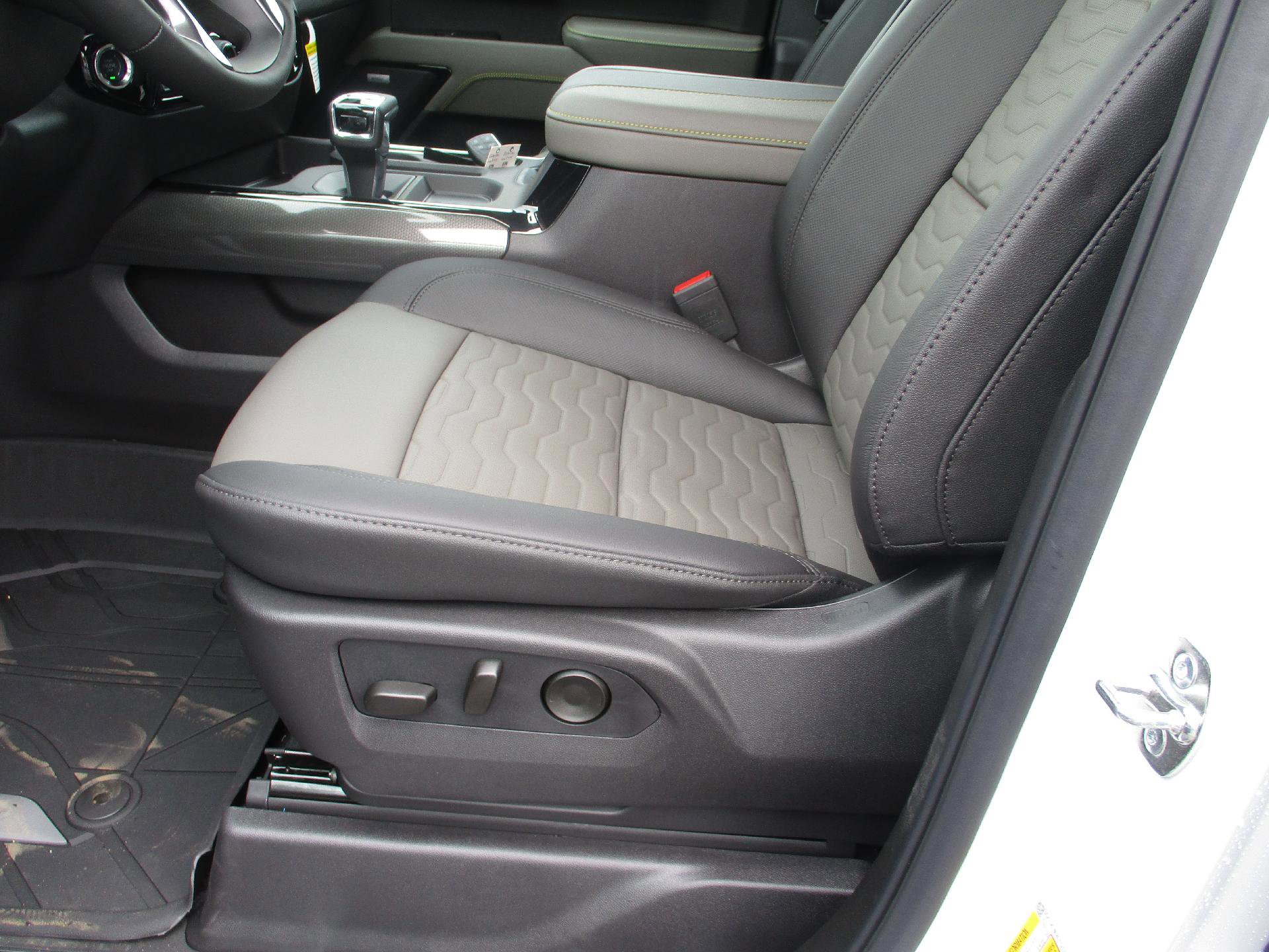 New 2026 Chevrolet Silverado 1500 ZR2 image 12