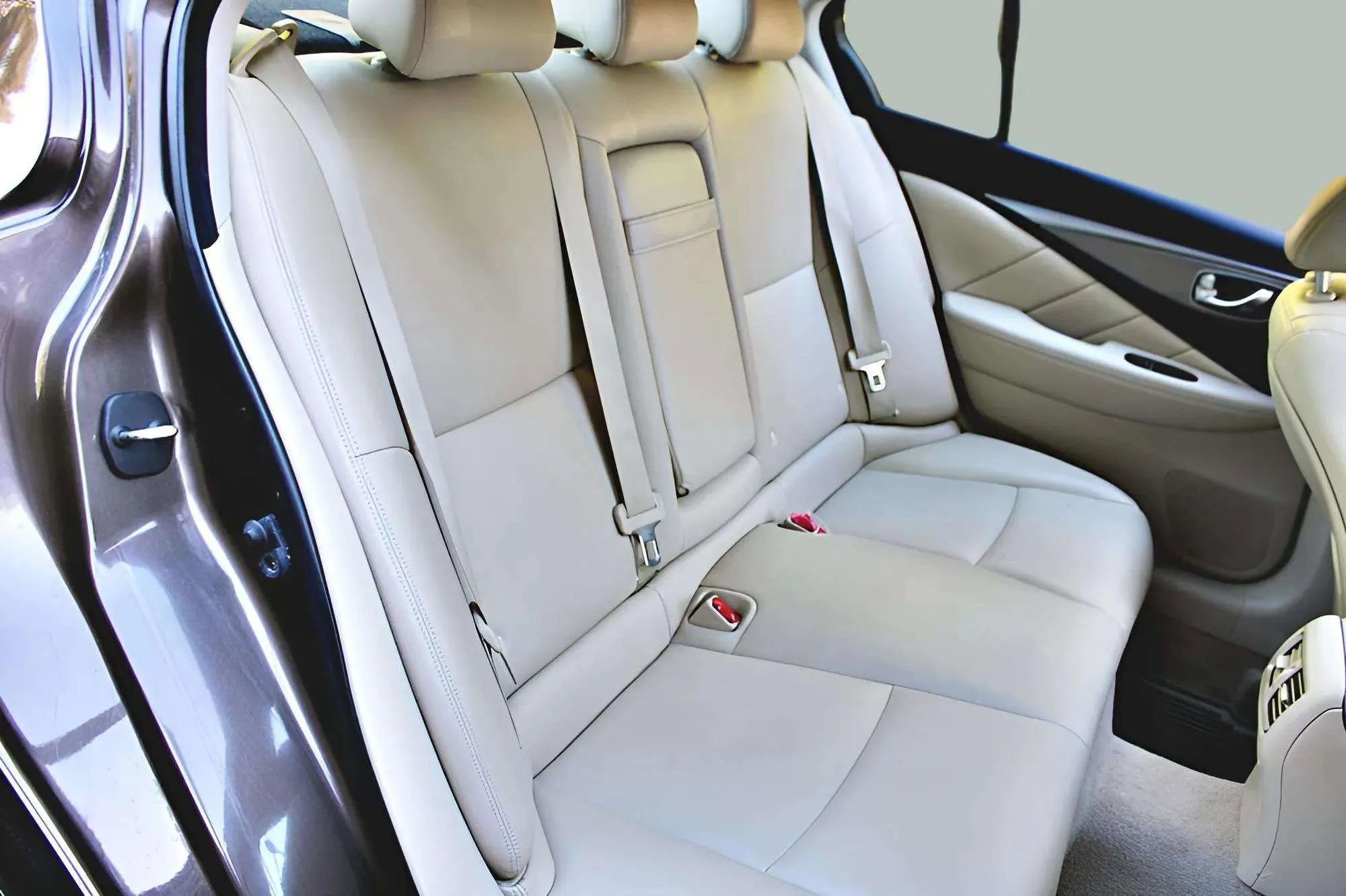 Used 2014 INFINITI Q50 Premium w/ Navigation Package AWD/4WD image 27