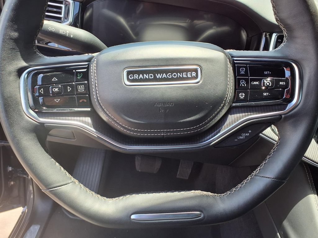 Used 2024 Jeep Grand Wagoneer L Series II AWD/4WD image 16