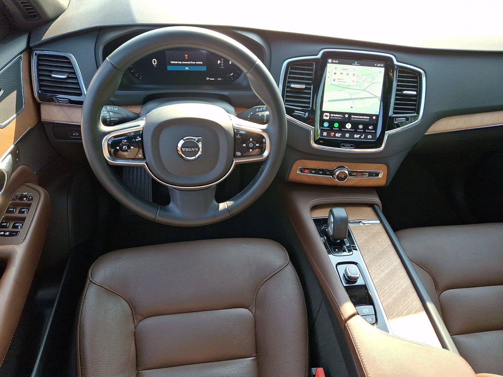 Used 2025 Volvo XC90 B5 Plus w/ Protection Package Premier AWD/4WD image 11