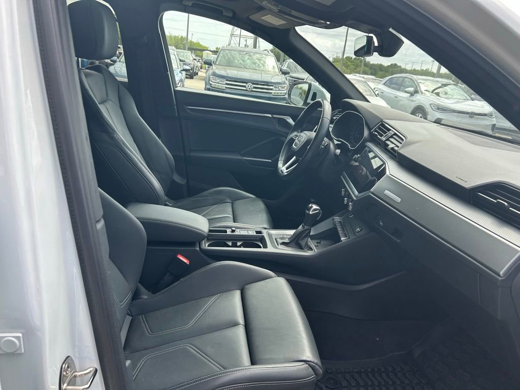 Used 2023 Audi Q3 2.0T Premium Plus w/ Premium Plus Package image 37