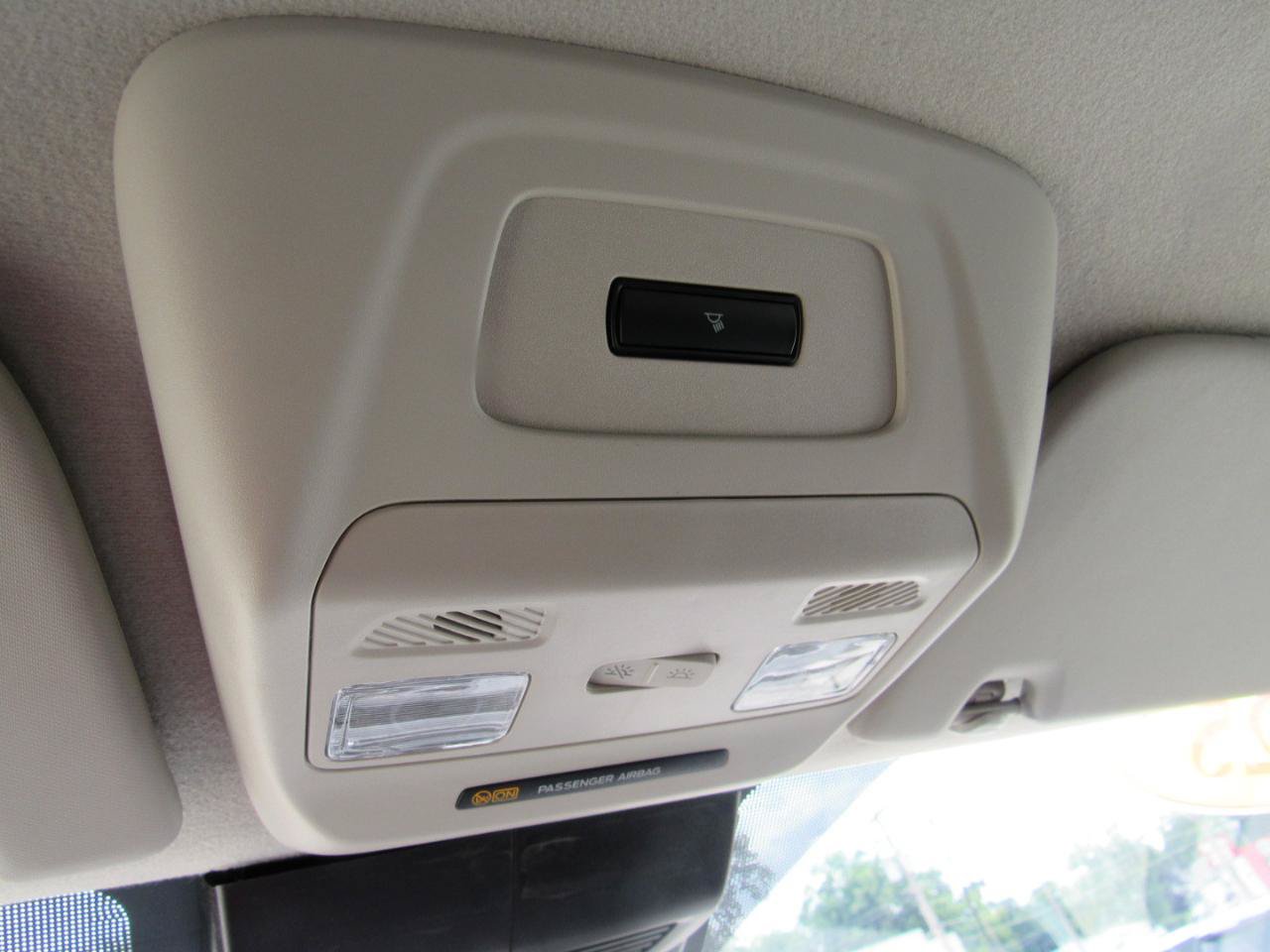 Used 2025 Ford Transit 250 Low Roof w/ Exterior Upgrade Package RWD image 24